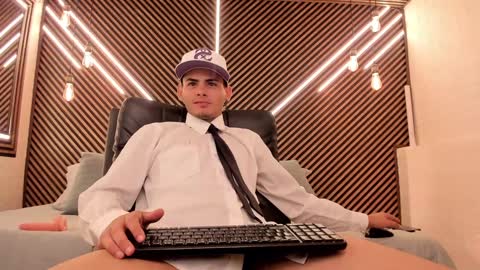 Snapshot of _white_fox_ chatting on February 7, 2025, 4:16 am white fox online show from February 7, 2025, 4:16 am