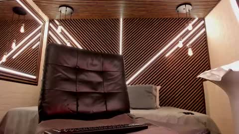 Snapshot of _white_fox_ chatting on February 20, 2025, 8:28 am white fox online show from February 20, 2025, 8:28 am