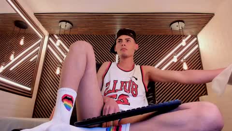 Snapshot of _white_fox_ chatting on February 21, 2025, 5:24 am white fox online show from February 21, 2025, 5:24 am