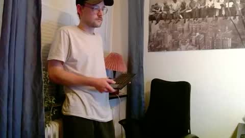 _whoisthatguy_ online show from October 27, 2025, 5:17 pm