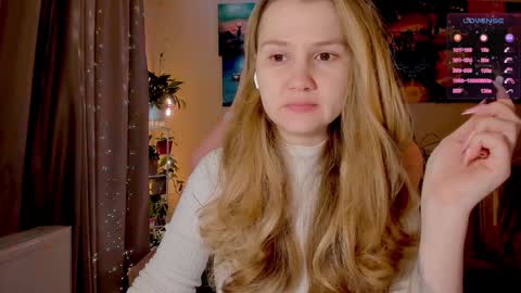 Enni online show from September 14, 2025, 6:23 am