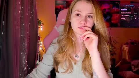 Enni online show from September 19, 2025, 6:59 am