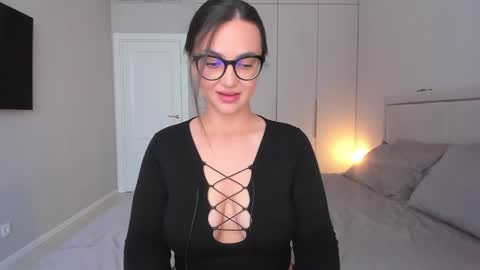 Nika online show from September 28, 2025, 10:53 am
