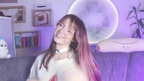 _yourcherrybomb online show from June 7, 2026, 3:32 am