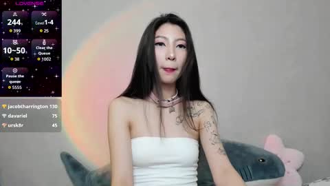 Mia online show from December 13, 2025, 7:53 pm