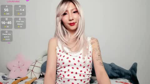 Mia online show from May 16, 2026, 10:41 pm
