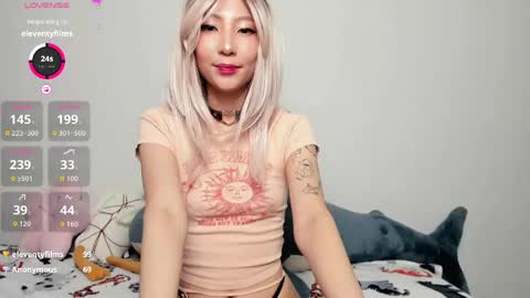 Mia online show from May 27, 2026, 9:45 pm