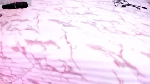 Snapshot of _zoe19_ chatting on November 25, 2025, 11:32 am _zoe19_ online show from November 25, 2025, 11:32 am