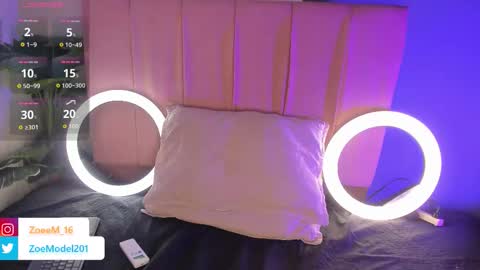 Snapshot of _zoe_12 chatting on October 18, 2025, 8:20 pm Zoe online show from October 18, 2025, 8:20 pm