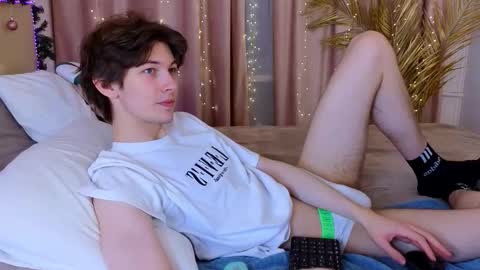 Snapshot of a11ice chatting on December 21, 2025, 1:51 pm Denis online show from December 21, 2025, 1:51 pm