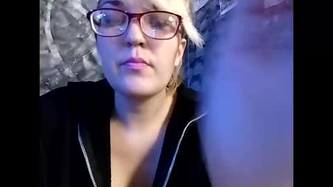 Snapshot of a6909 chatting on December 21, 2024, 6:02 pm Bree Anna online show from December 21, 2024, 6:02 pm
