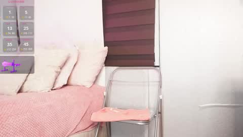 Alexandra  online show from October 2, 2025, 9:05 am