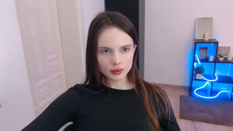 a_ariella_ online show from December 16, 2025, 2:22 pm