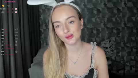 Adelina online show from November 10, 2025, 2:27 pm