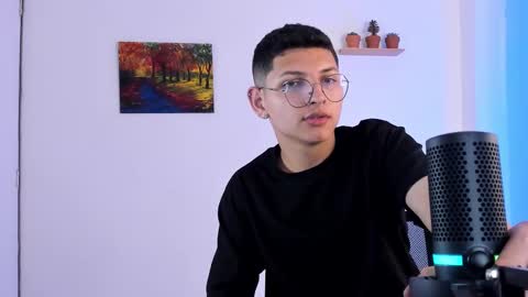 Snapshot of a_lejandro_08 chatting on February 27, 2025, 5:13 am alejo online show from February 27, 2025, 5:13 am