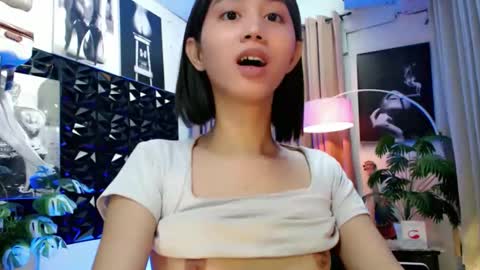 Lovely Yana  online show from February 17, 2026, 8:33 am