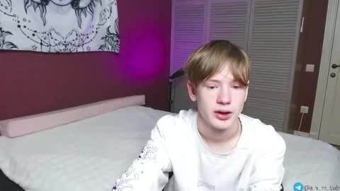 Kris Michael online show from September 23, 2025, 8:23 pm