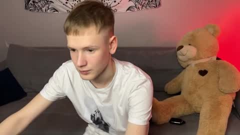 Kris Michael online show from April 1, 2026, 8:06 pm