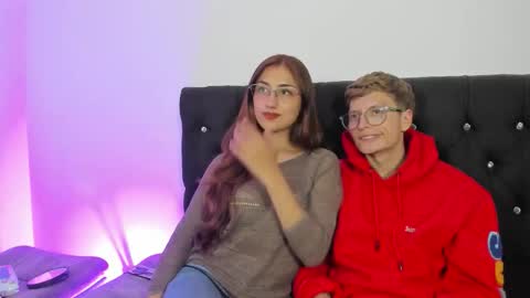 A Sexy Couple online show from December 4, 2025, 10:29 pm