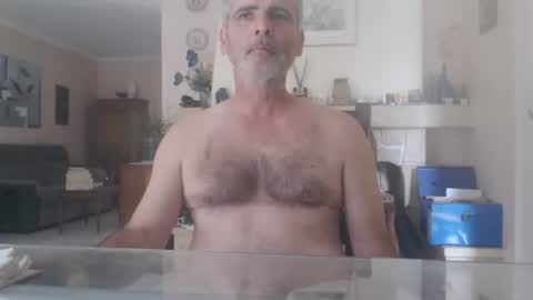 Snapshot of aalex1717 chatting on July 1, 2026, 11:45 am Aalex1717 online show from July 1, 2026, 11:45 am