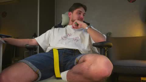 Snapshot of aalexxxxxx chatting on October 13, 2025, 7:30 am Alex online show from October 13, 2025, 7:30 am