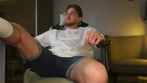 Snapshot of aalexxxxxx chatting on October 28, 2025, 8:33 pm Alex online show from October 28, 2025, 8:33 pm