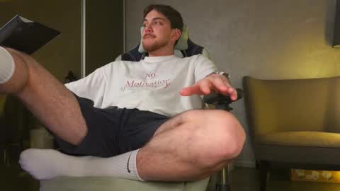 Snapshot of aalexxxxxx chatting on December 14, 2025, 9:41 pm Alex online show from December 14, 2025, 9:41 pm