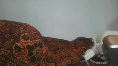 aangevelo online show from November 11, 2025, 10:48 am