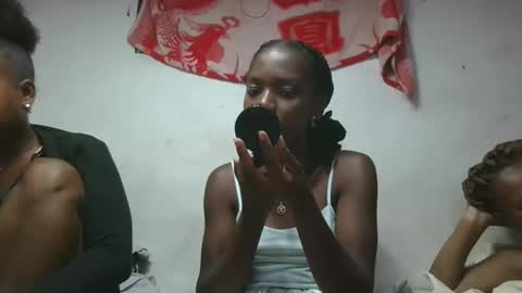 aangevelo online show from November 28, 2025, 9:39 pm