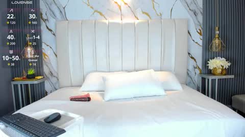 Snapshot of aarialove chatting on November 12, 2025, 5:24 pm A R I A L online show from November 12, 2025, 5:24 pm