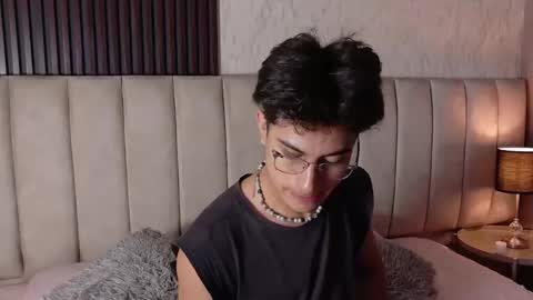 Aaron Ezequiel online show from January 7, 2026, 8:11 pm