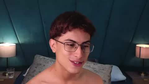 Aaron Ezequiel online show from June 21, 2026, 12:41 pm