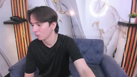 Aaron online show from October 27, 2025, 7:07 pm