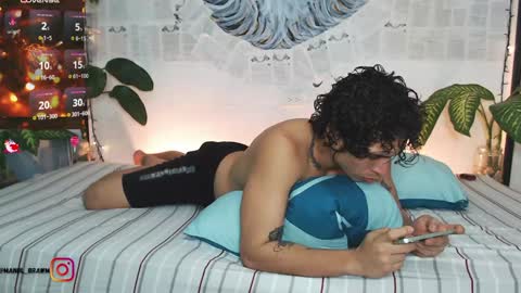 Snapshot of aaron_manuel chatting on January 7, 2025, 12:03 am Manul online show from January 7, 2025, 12:03 am