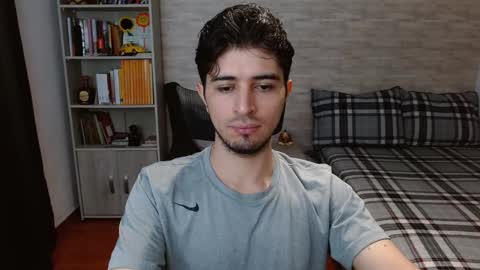 Aaron online show from November 12, 2025, 5:35 pm