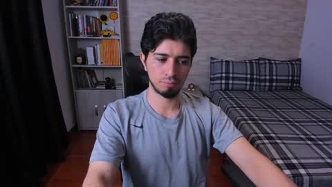 Snapshot of aaron_paul_ chatting on December 18, 2025, 11:11 pm Aaron online show from December 18, 2025, 11:11 pm