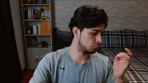 Snapshot of aaron_paul_ chatting on February 6, 2026, 7:50 pm Aaron online show from February 6, 2026, 7:50 pm