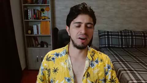 Snapshot of aaron_paul_ chatting on February 8, 2026, 8:01 pm Aaron online show from February 8, 2026, 8:01 pm