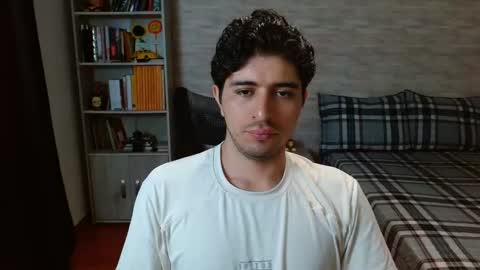 Snapshot of aaron_paul_ chatting on February 24, 2026, 9:35 pm Aaron online show from February 24, 2026, 9:35 pm