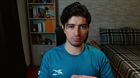 Snapshot of aaron_paul_ chatting on March 9, 2026, 7:07 pm Aaron online show from March 9, 2026, 7:07 pm