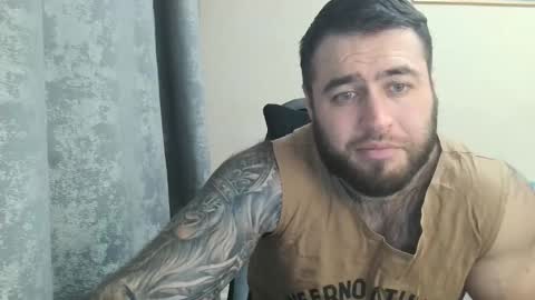 Snapshot of aaron_royal chatting on November 1, 2025, 4:42 pm Davin tayl online show from November 1, 2025, 4:42 pm