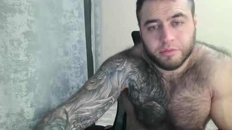 Snapshot of aaron_royal chatting on December 14, 2025, 4:45 pm Davin tayl online show from December 14, 2025, 4:45 pm