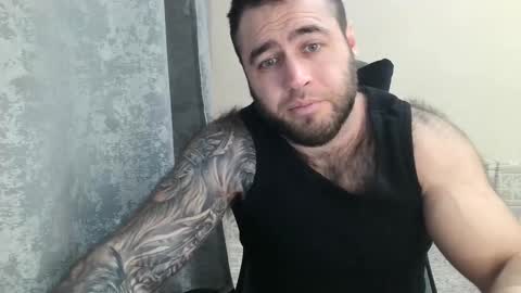 Snapshot of aaron_royal chatting on December 18, 2025, 4:46 pm Davin tayl online show from December 18, 2025, 4:46 pm