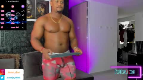 Snapshot of aaron_st chatting on March 5, 2025, 8:32 pm Aaron online show from March 5, 2025, 8:32 pm