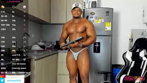 Snapshot of aaron_st chatting on October 4, 2025, 10:30 pm Aaron online show from October 4, 2025, 10:30 pm