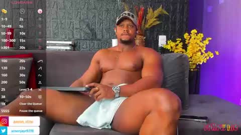 Aaron online show from July 8, 2026, 2:54 pm