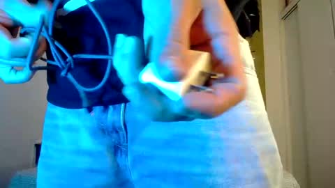 Your aron  online show from March 4, 2025, 4:06 am