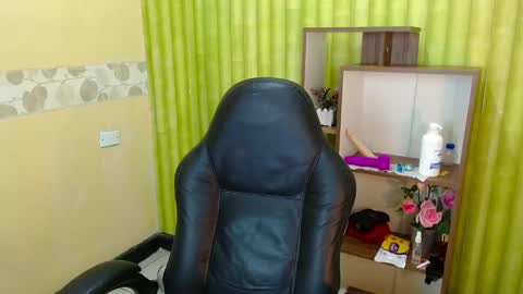 im NiallDun online show from December 19, 2024, 8:02 am