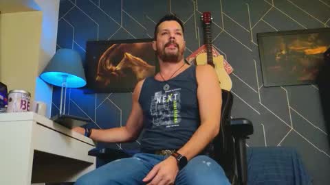 Snapshot of aaronbomer chatting on October 12, 2025, 9:47 pm Aaron online show from October 12, 2025, 9:47 pm