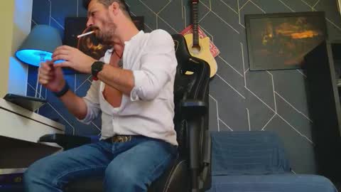 Snapshot of aaronbomer chatting on October 21, 2025, 2:07 pm Aaron online show from October 21, 2025, 2:07 pm